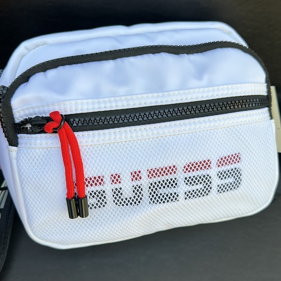 New GUESS Crossbody/Messenger Bag - Picture 4 of 8